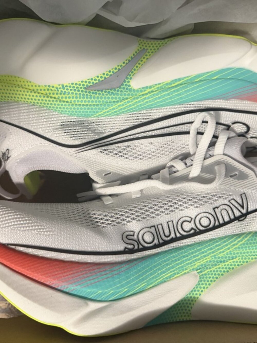 Saucony Endorphin Elite 3 - BRAND NEW NEVER WORN, Unisex M8/W9.5